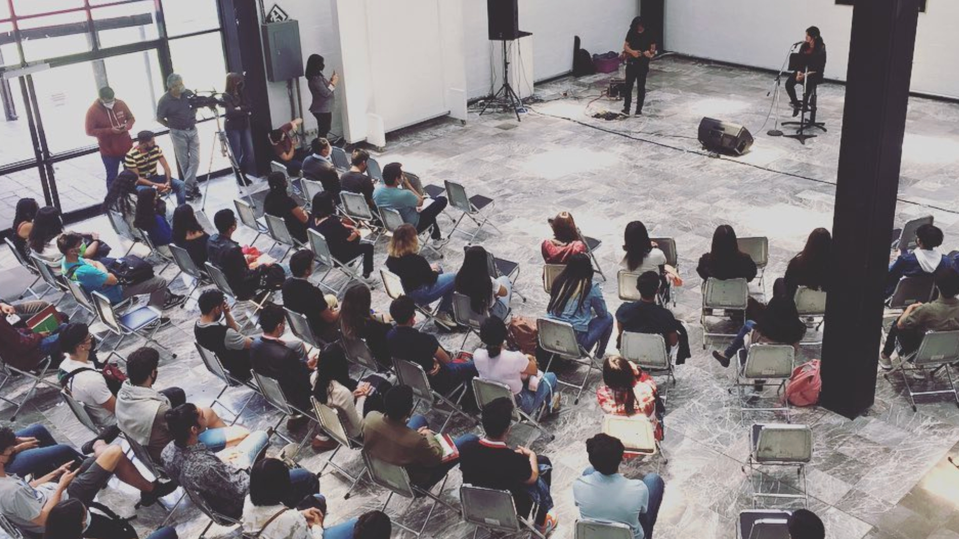 Extranjeros son bienvenidos con arte en el IPN